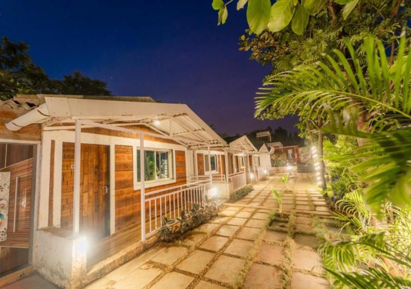 Salt Water Resort Dāpoli Exteriér fotografie